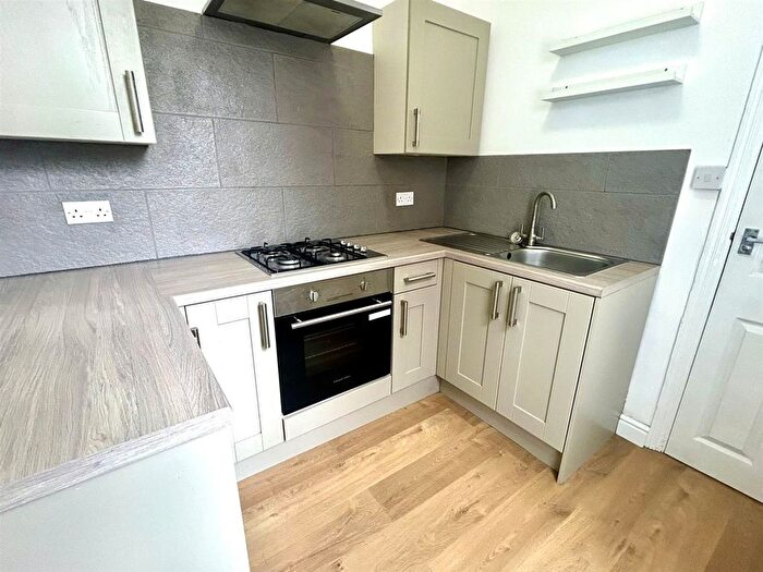 1 Bedroom Flat To Rent In Oldham Road, Failsworth, Manchester, M35