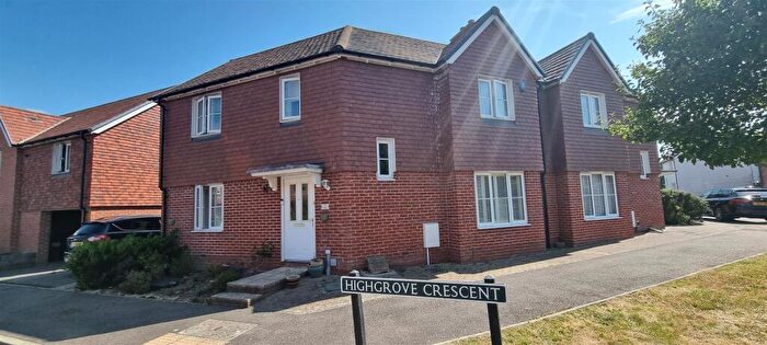 4 Bedroom Semi-Detached House To Rent In Highgrove Crescent, Polegate, BN26