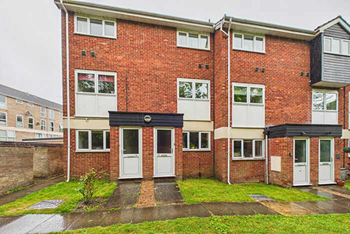 2 Bedroom Apartment For Sale In Maltings Close, Halesworth, IP19