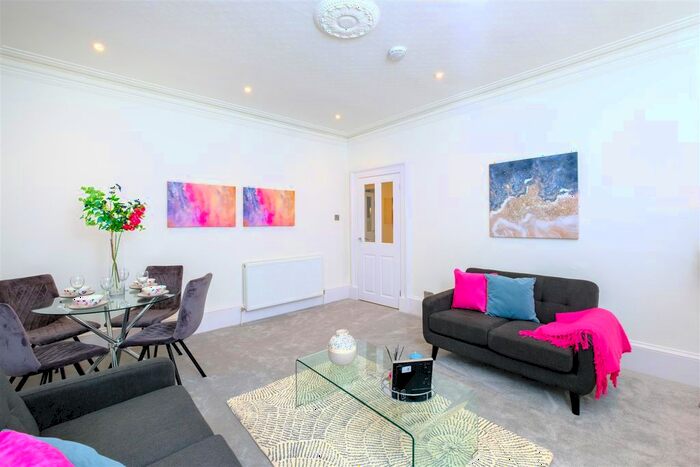 4 Bedroom Flat For Sale In Glengate, Kirriemuir, DD8