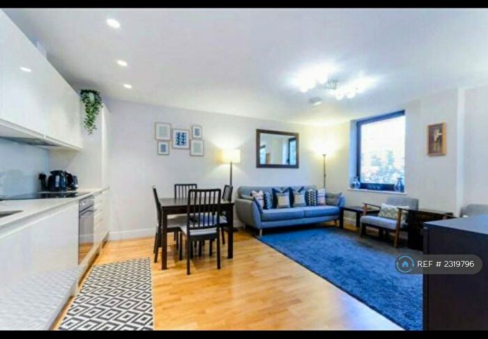 2 Bedroom Flat To Rent In Old Inn House, Sutton, SM1