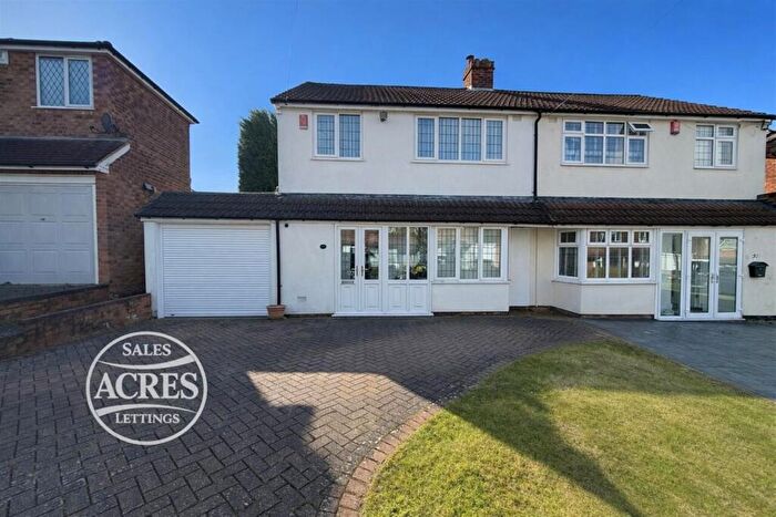 3 Bedroom Semi-Detached House For Sale In Cherrywood Road, Streetly, Sutton Coldfield, B74