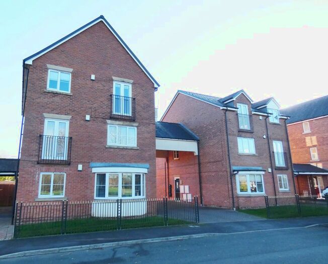 2 Bedroom Flat To Rent In Neapsands Close, Fulwood, Preston, PR2