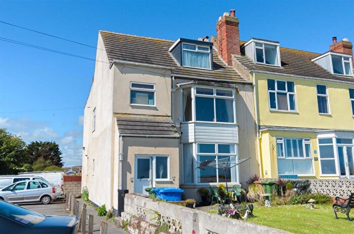 2 Bedroom Flat To Rent In The Promenade, Withernsea, HU19