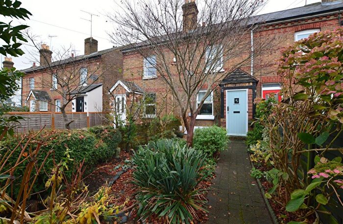 2 Bedroom Terraced House To Rent In Vale Grove, Slough, SL1