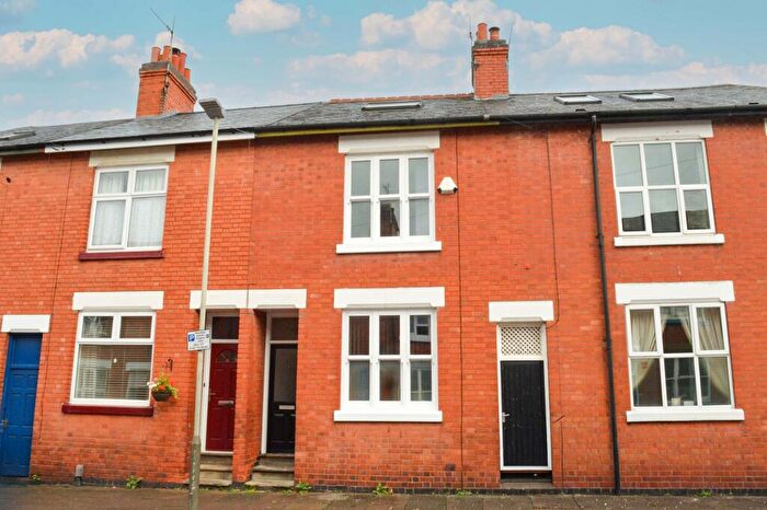 4 Bedroom Terraced House For Sale In Lytham Road, Clarendon Park, Leicester, LE2