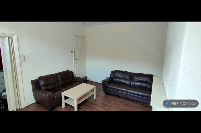 1 Bedroom Terraced House To Rent In Aviary Grove, Leeds, LS12