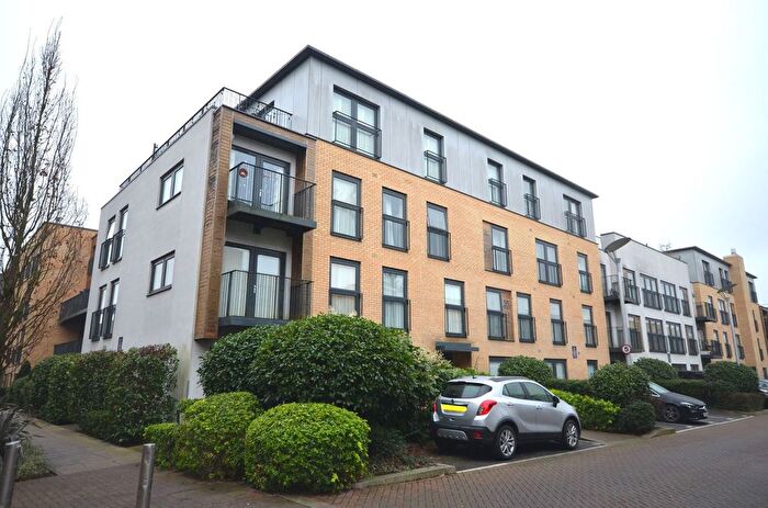 2 Bedroom Flat To Rent In Hitchin Lane, Stanmore, HA7
