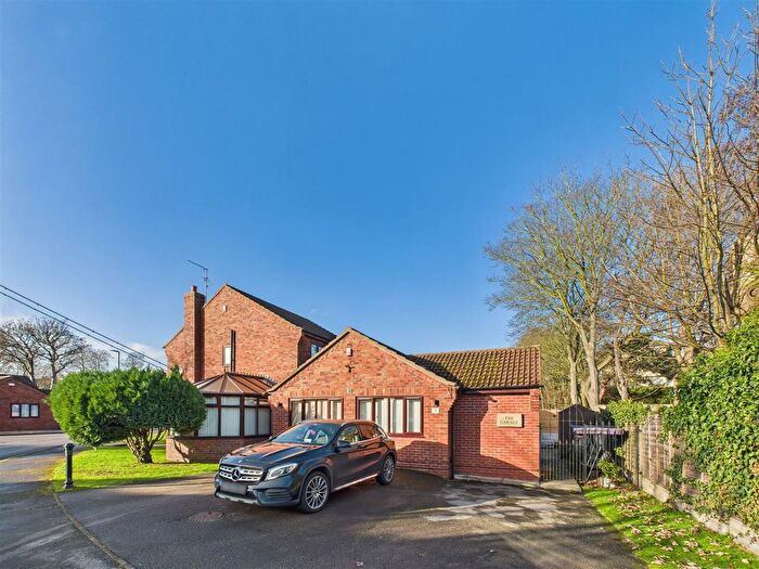4 Bedroom Detached House For Sale In The Coachings, Cliff Road, Hessle, HU13