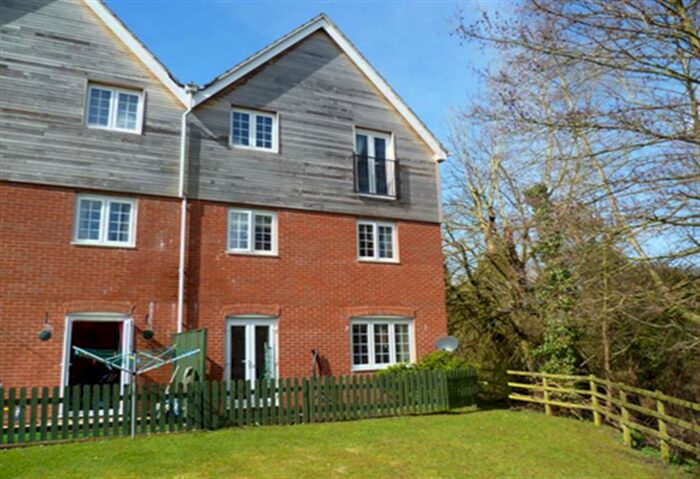 2 Bedroom Flat To Rent In Marina View, Fazeley, Tamworth, B78