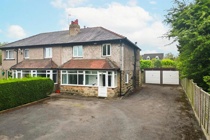 3 Bedroom Semi-Detached House For Sale In Shadwell Lane, Leeds, West Yorkshire, LS17
