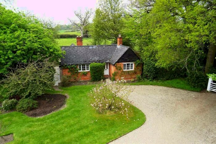 2 Bedroom Detached Bungalow To Rent In Newtown, RG20