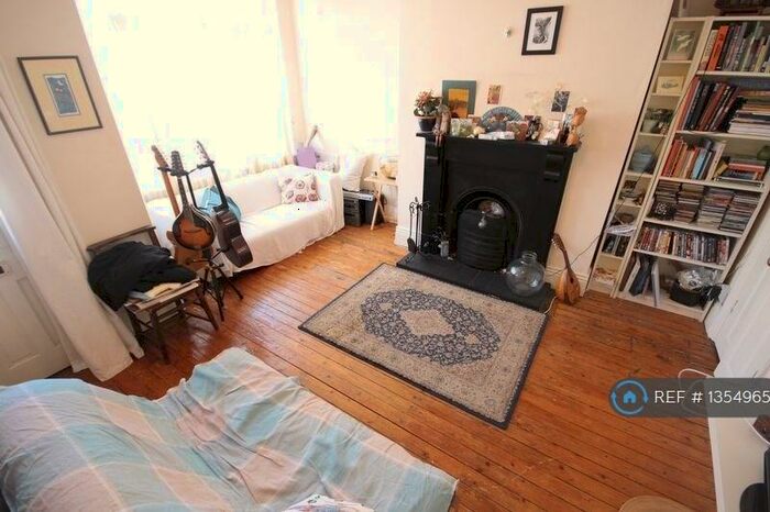 2 Bedroom Terraced House To Rent In Adwick Place, Leeds, LS4