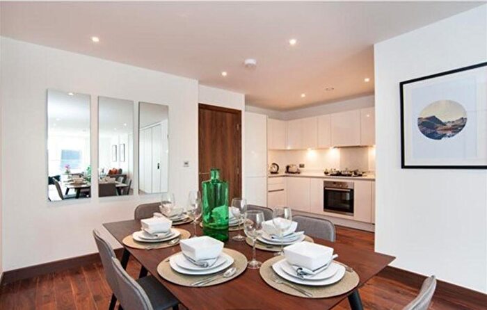 2 Bedroom Apartment To Rent In Hansel Road, Kilburn, London, NW6