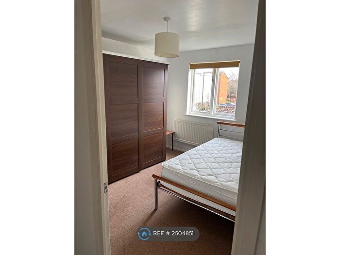 2 Bedroom Flat To Rent In John Silkin Lane, London, SE8