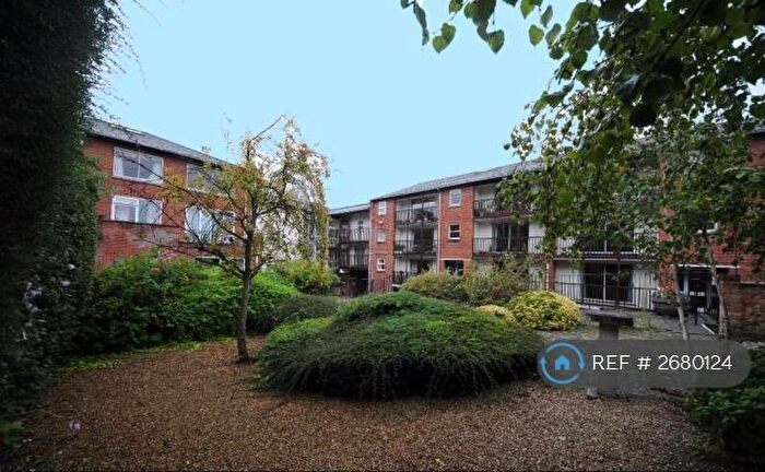 2 Bedroom Flat To Rent In High Street, Saffron Walden, CB10