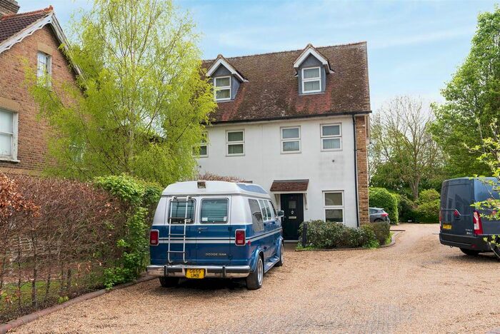 Studio To Rent In Bath Road, Longford, West Drayton, UB7