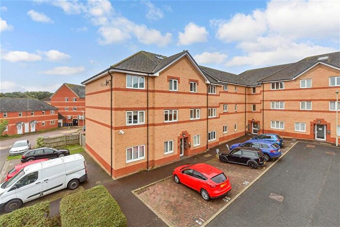 2 Bedroom Flat For Sale In Richmond Meech Drive, Kennington, Ashford, Kent, TN24