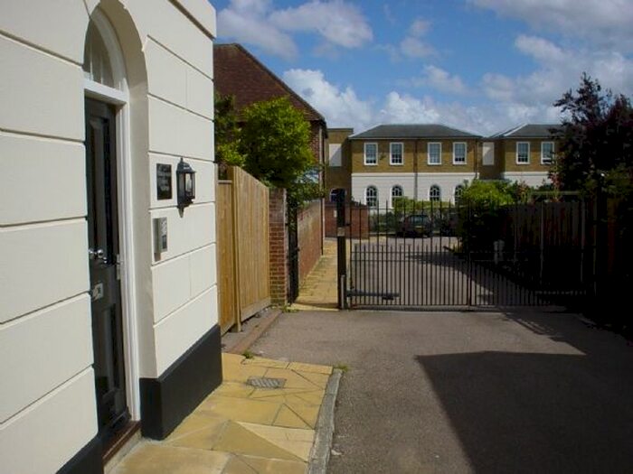 1 Bedroom Studio To Rent In Orchard Street, Canterbury CT2
