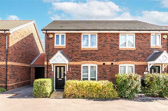 3 Bedroom Semi-Detached House For Sale In Bluebell Lane, Didcot, Oxfordshire, OX11