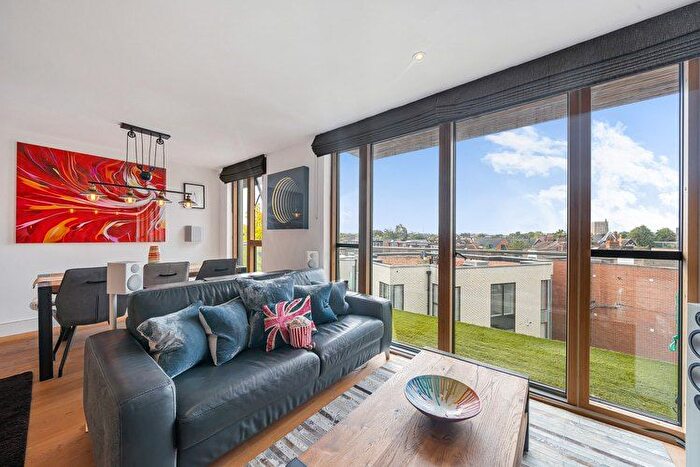 1 Bedroom Flat For Sale In Cavendish Road, Colliers Wood, London, SW19