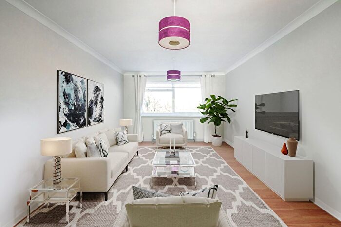 2 Bedroom Flat To Rent In Maxwell Road, Northwood, HA6