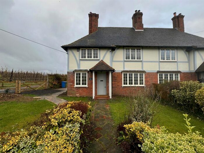 3 Bedroom Semi-Detached House To Rent In Frinsted Road, Milstead, Sittingbourne, ME9