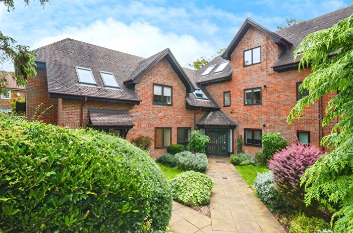 2 Bedroom Flat For Sale In Lichfield Place, St. Albans, AL1