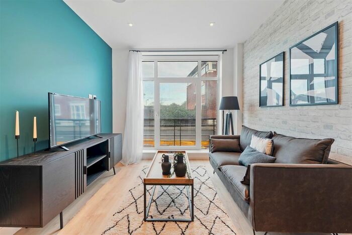 1 Bedroom Flat To Rent In Pyrcroft Road, Chertsey, KT16