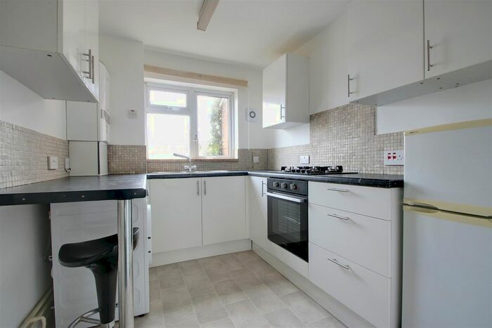 1 Bedroom Flat To Rent In Meadowbank, Alexandra Road, Kings Langley WD4