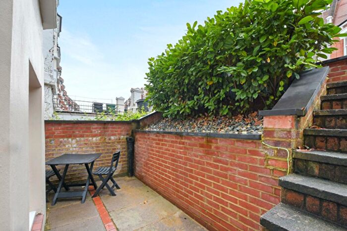 1 Bedroom Flat For Sale In Inglewood Road, London, NW6