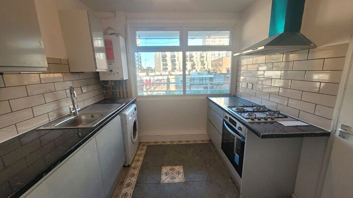 4 Bedroom Flat To Rent In Carmen Street, London, E14