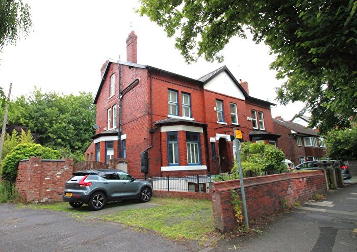 6 Bedroom Semi-Detached House For Sale In Lime Road, Stretford, Manchester., M32
