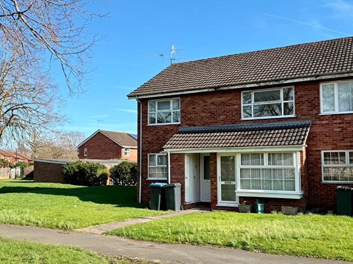 2 Bedroom Maisonette For Sale In Trevelyan Crescent, Stratford-Upon-Avon, Warwickshire, CV37