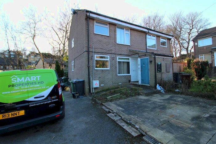 1 Bedroom Property To Rent In Croft Gardens, Birkby, Huddersfield, HD2