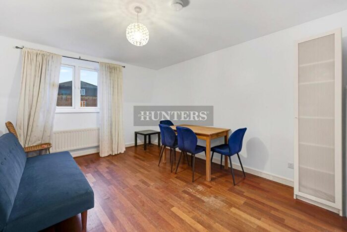 3 Bedroom Flat To Rent In Jamaica Street, London, E1