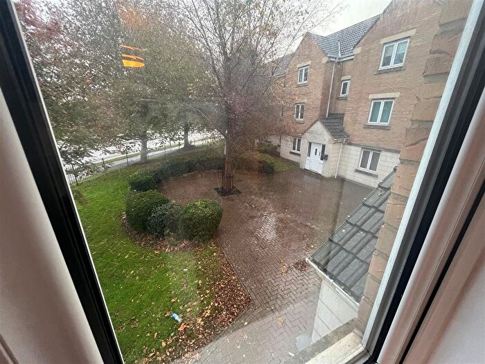 2 Bedroom Flat To Rent In Macfarlane Chase, Weston-Super-Mare, BS23