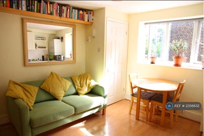 1 Bedroom Flat To Rent In East Finchley, London, N2
