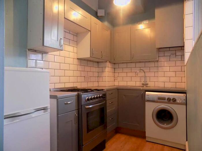 1 Bedroom Apartment To Rent In Russell Street, Reading, RG1