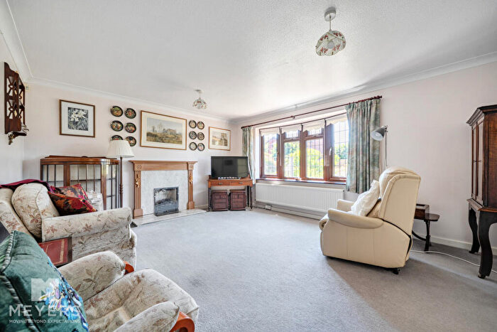 4 Bedroom Detached House For Sale In Forest Edge Road, Wareham, BH20 - Photo 3