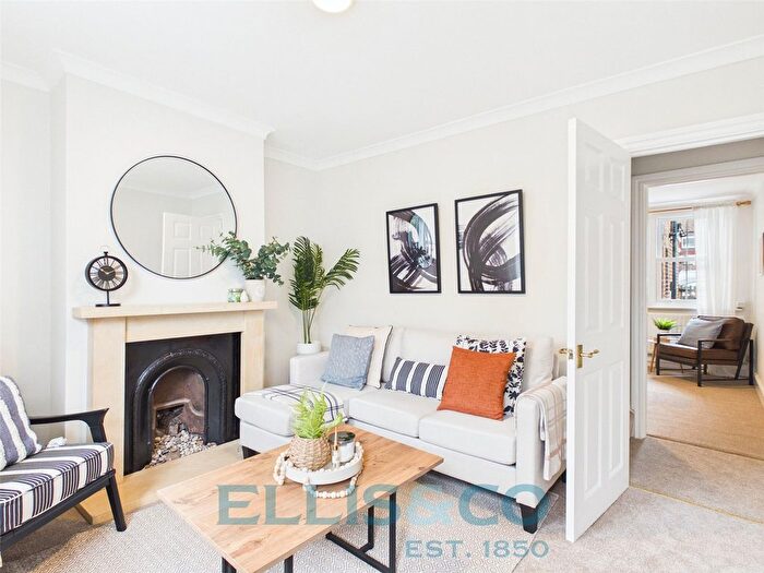 3 Bedroom End Terrace House For Sale In Hawden Road, Tonbridge, Kent, TN9