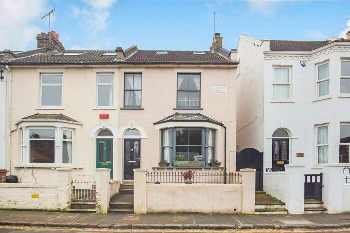 3 Bedroom Terraced House To Rent In Gordon Terrace, Rochester, ME1