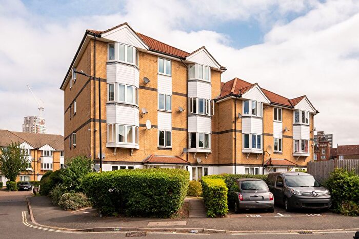 2 Bedroom Flat For Sale In Rossetti Road, South Bermondsey, London, SE16