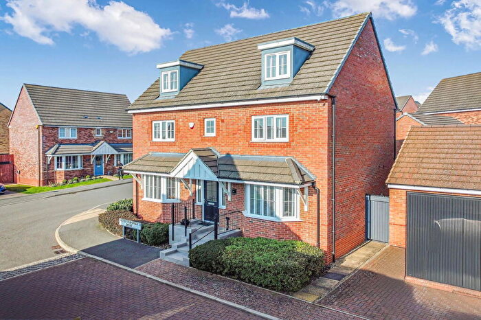 5 Bedroom Detached House For Sale In Peter Fursman Drive, Crick, Northampton, NN6