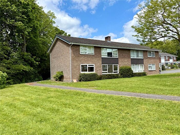 2 Bedroom Apartment For Sale In Rowans Park, Lymington, Hampshire, SO41