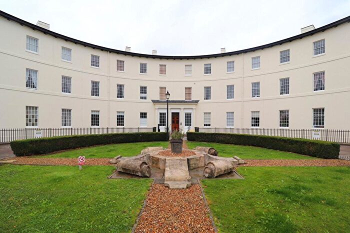 2 Bedroom Property To Rent In The Crescent, Gloucester, GL1