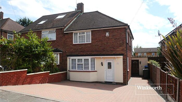 3 Bedroom Semi-Detached House To Rent In Fordham Road, New Barnet, EN4