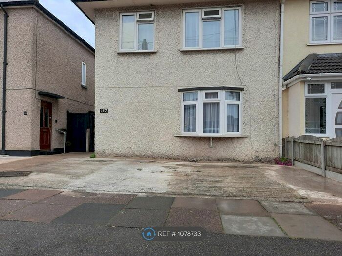 3 Bedroom Semi-Detached House To Rent In Baron Road, Dagenham, RM8