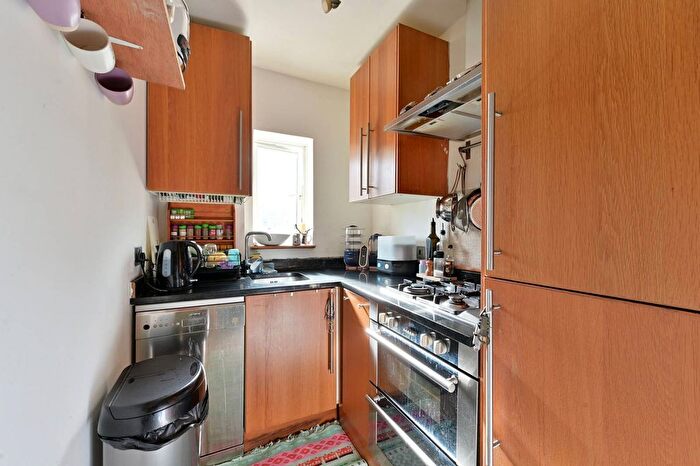 1 Bedroom Flat To Rent In Upper Richmond Road, Putney, London, SW15