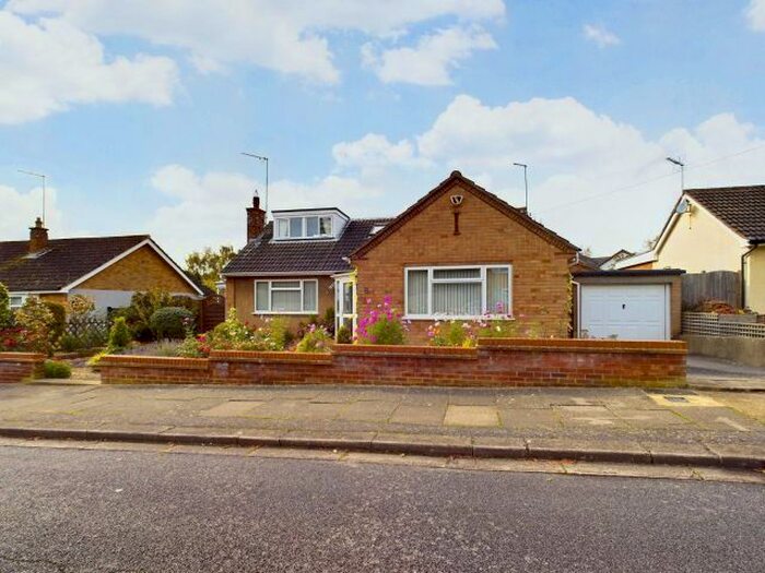 3 Bedroom Detached Bungalow For Sale In Rushmere Crescent, Rushmere, Northampton, NN1